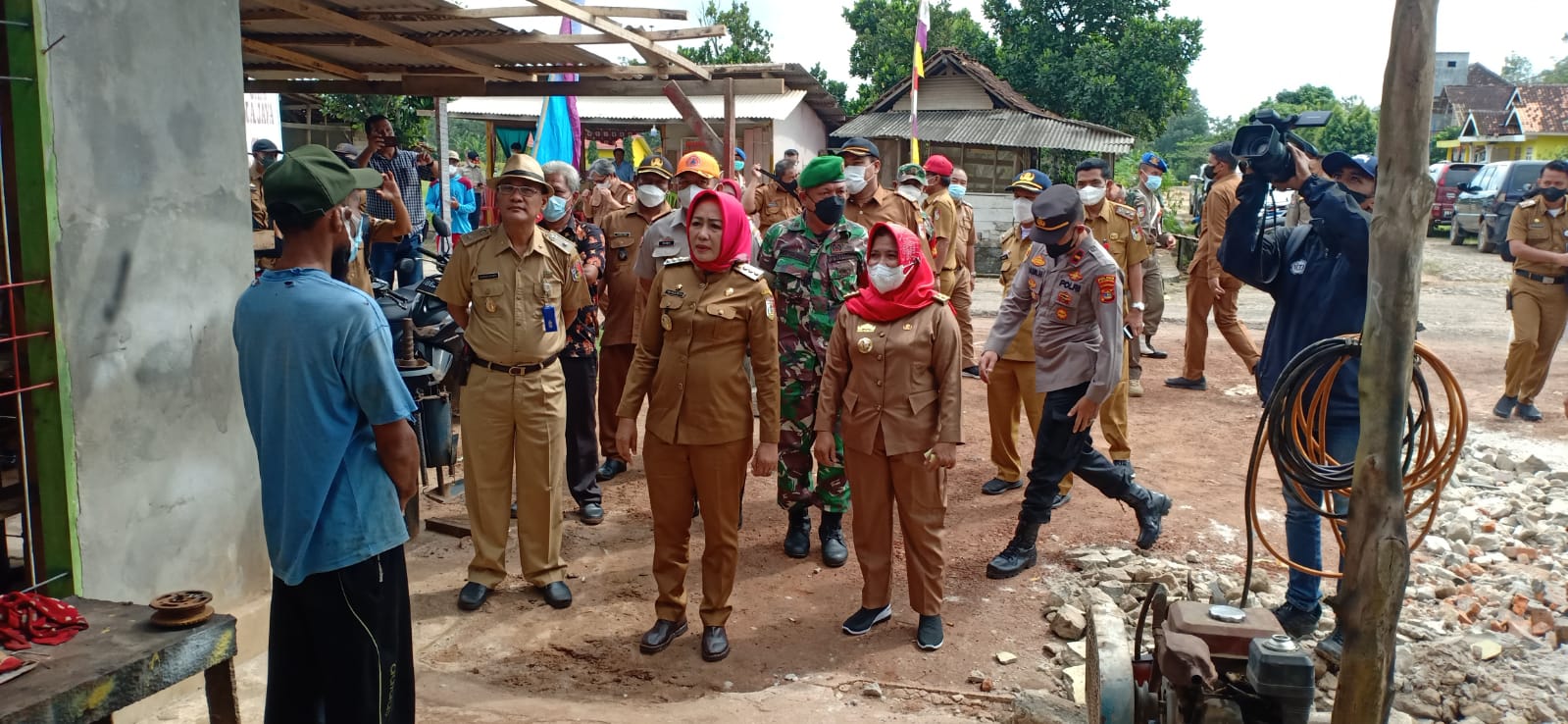 Bupati Winarti Kucurkan Rp49 Juta Lebih untuk 78 Korban Puting Beliung