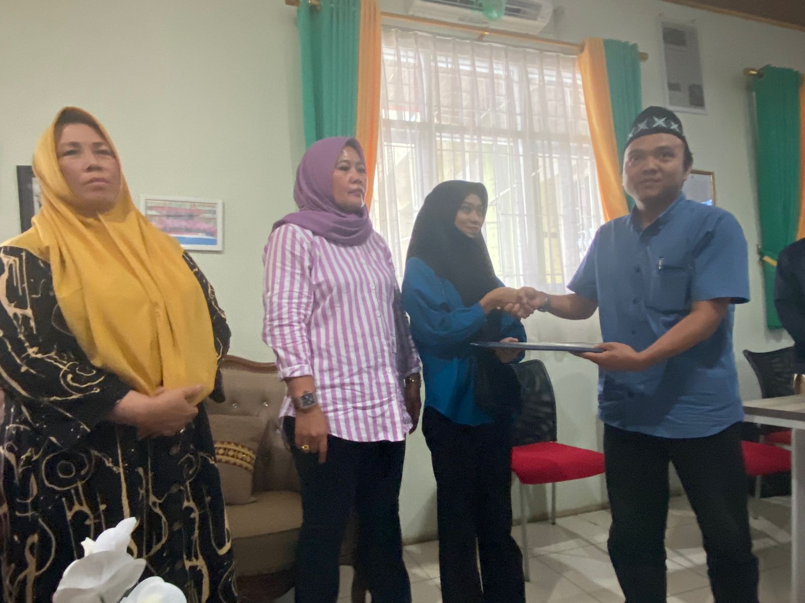 Alhamdulillah, SMAN 5 Bandar Lampung Akhirnya Serahkan SKL dan Ijazah Milik Dua Alumnusnya