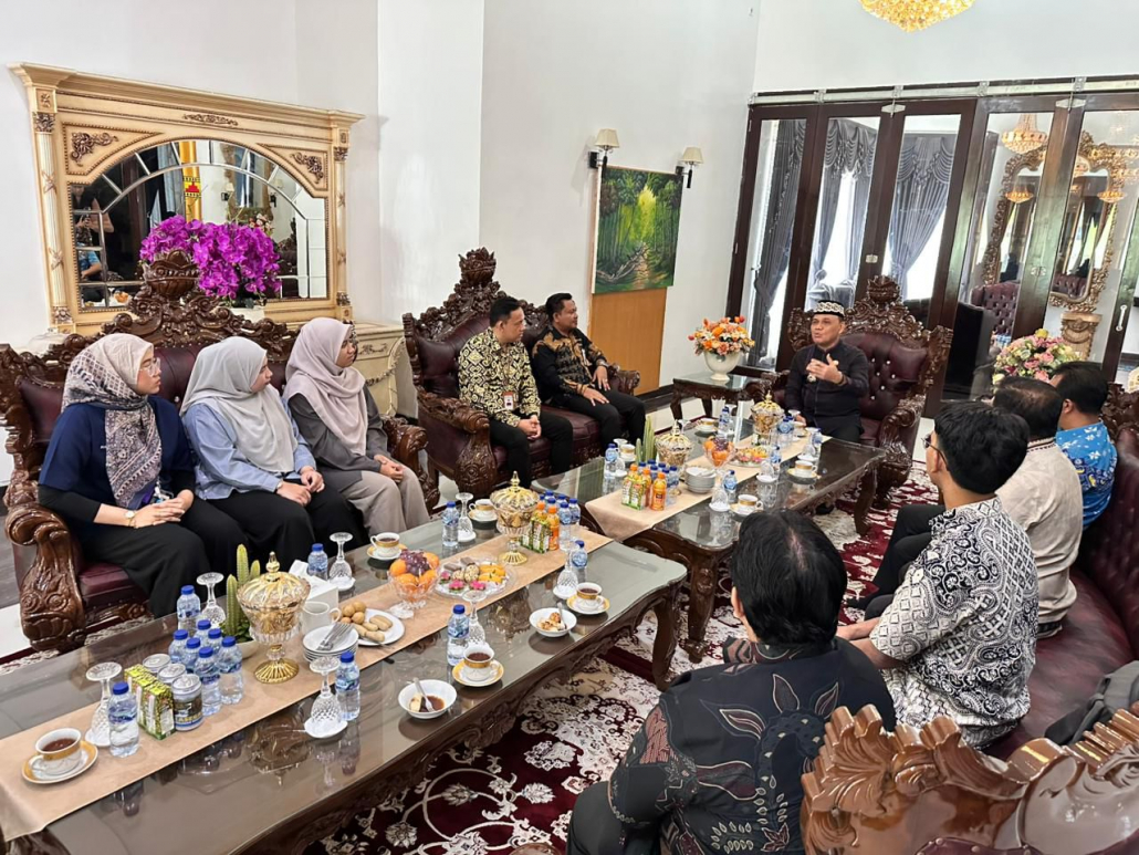 5 Mahasiswa Universiti Putra Malaysia Kunjungi Wali Kota Metro dalam Rangka Student Mobility Program Di Unmal