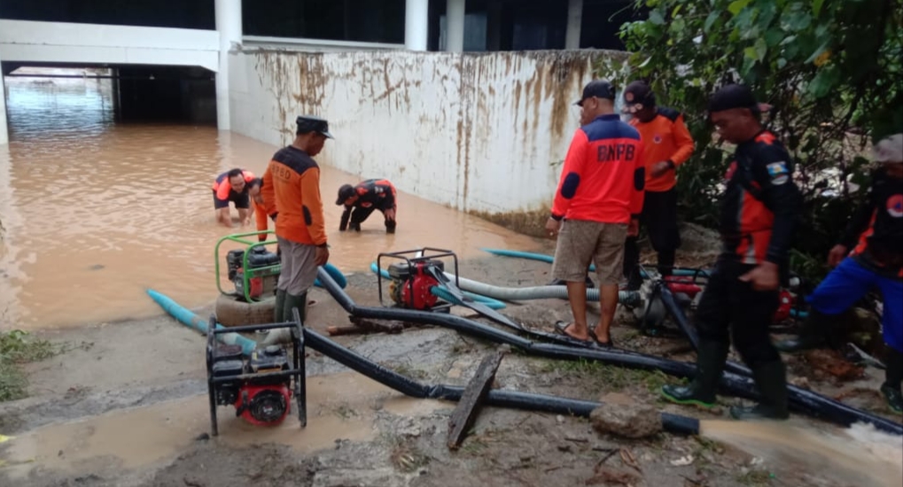 Kondisi Terkini Komplek Pemkab Pesisir Barat Lampung Pasca Banjiir, Air Baru Surut 30 Cm