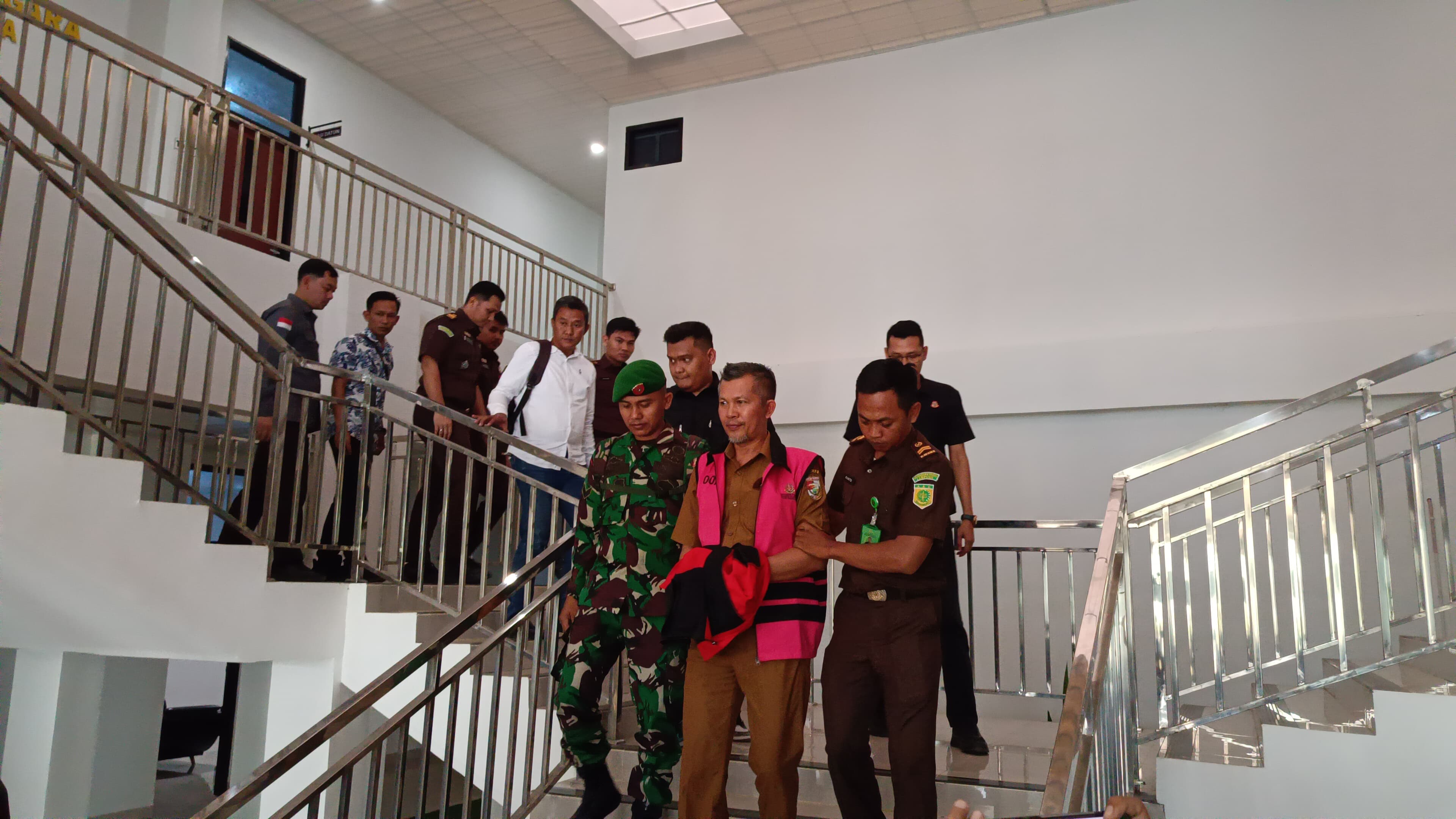 Kejari Tubaba Tahan Dua Pejabat DLH, Diduga Selewengkan Dana Rp1,3 Miliar