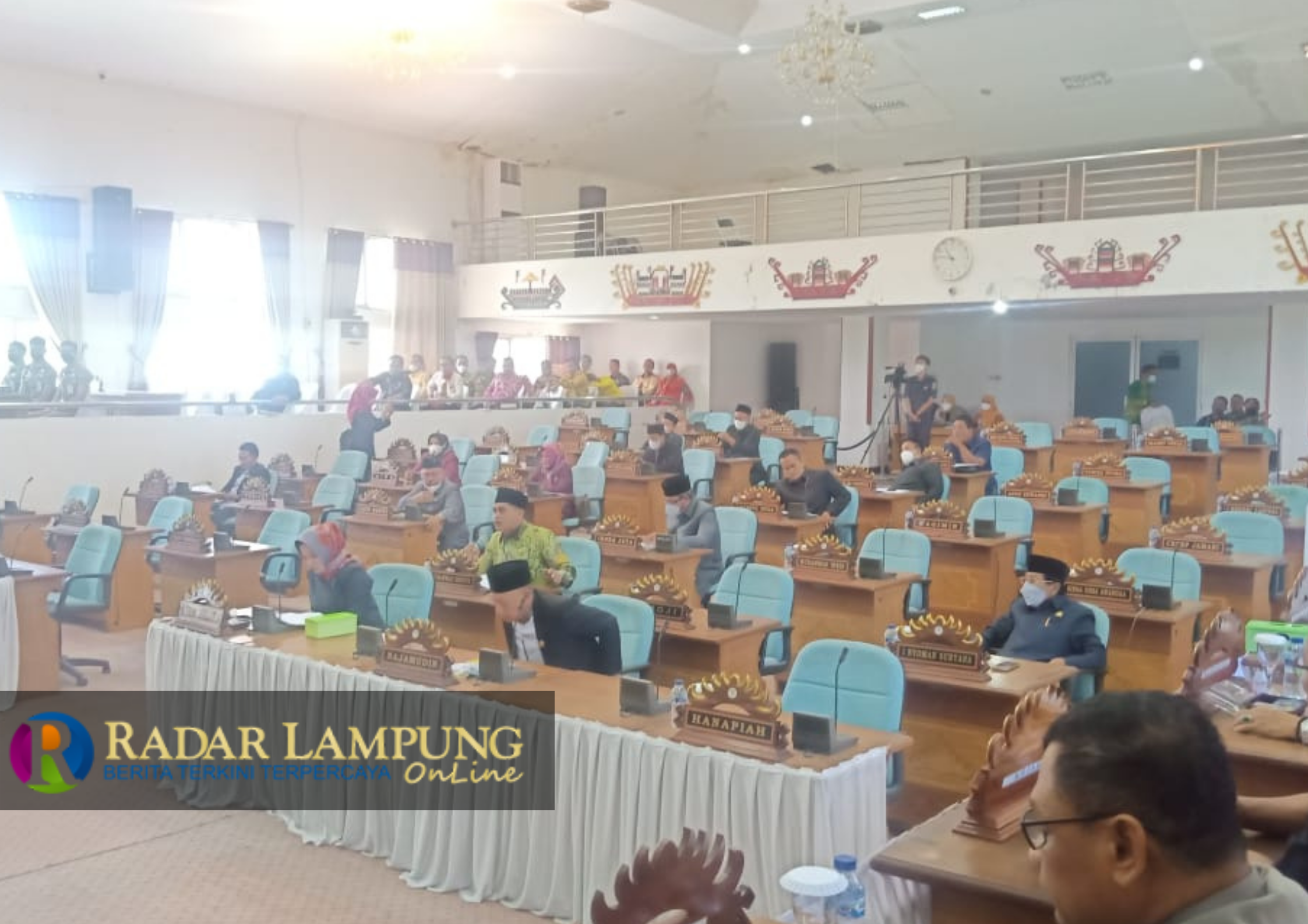 Ulah 30 Dewan Molor Waktu, Paripurna DPRD Lamteng Terpaksa Diskors