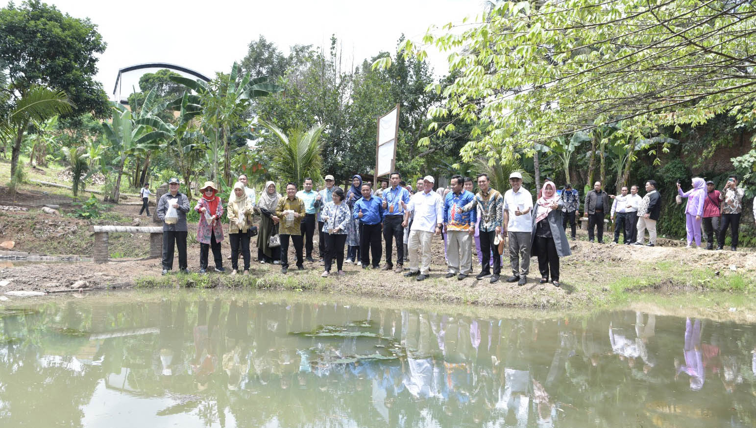 Milad Ke-6, Rektor Universitas Teknokrat Indonesia Pimpin Tabur Benih, Ini Harapannya 