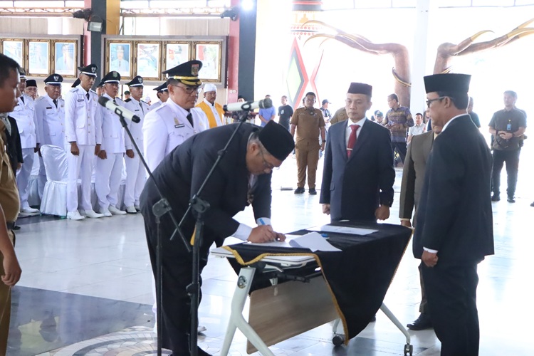 Wow, Tiga Pejabat Asal Metro Kuasai Posisi Strategis di Lampung Tengah, Ada Apa di Baliknya?