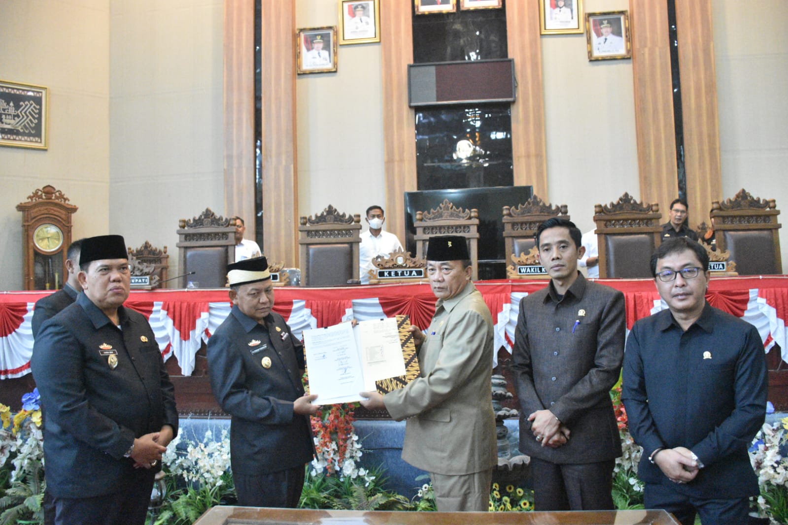 Tok, DPRD Lampung Timur Sahkan APBD Perubahan 2022