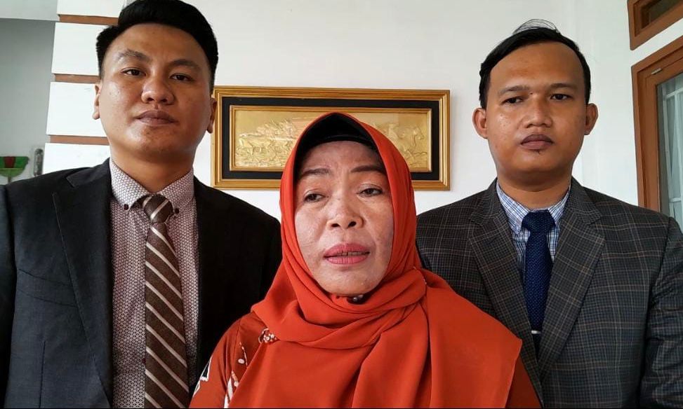 Farida Divonis Bebas oleh Hakim Perkara Penipuan dan Penggelapan