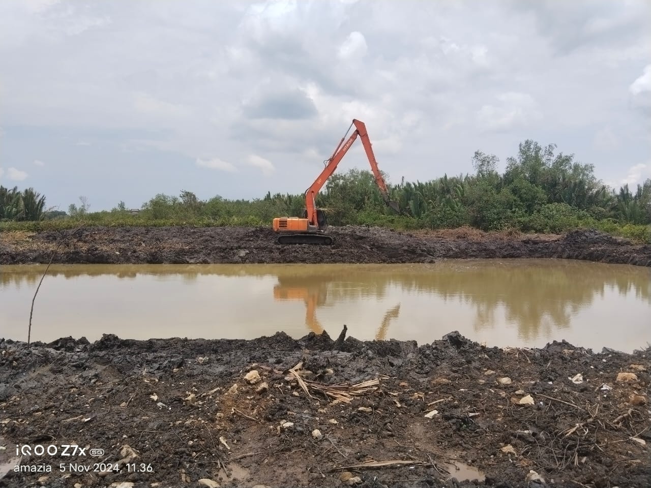 Pembangunan Kolam TPI di Sungai Muara Jaya Mulai Dibangun