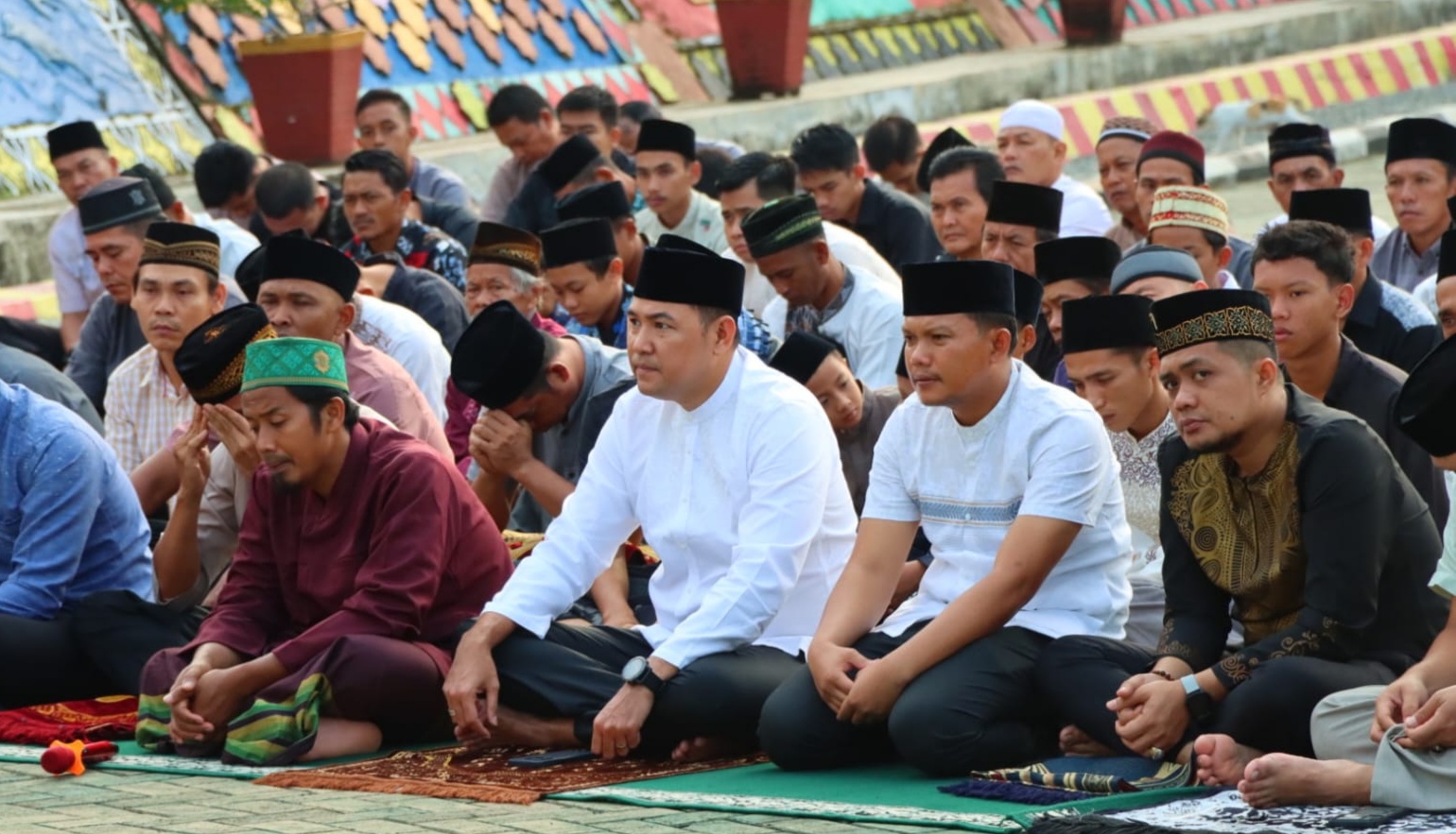 Polres Tanggamus Lampung Gelar Sholat Idul Adha dan Bagikan Daging Kurban Kepada Masyarakat