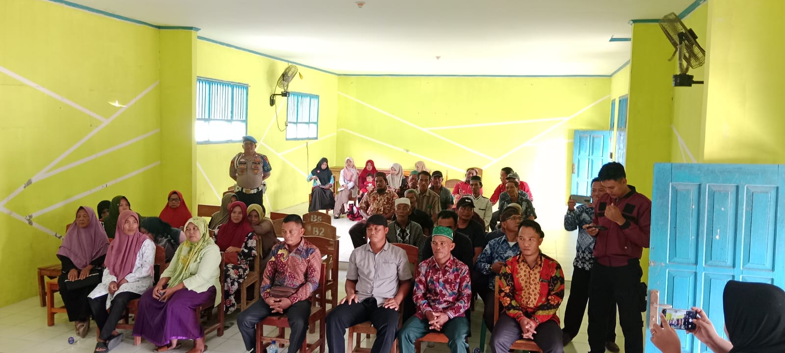 Orang Tua Siswa Geruduk SMKN 1 Negeri Besar, Minta Kejelasan Dugaan Pelecehan Seksual