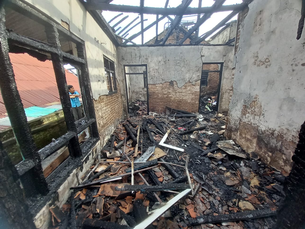 Satu Rumah di Gunung Sari Ludes Terbakar, Penyebab Belum Diketahui