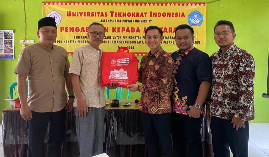 Tim PKM UTI Gelar Pelatihan Penerapan Smart Village di Pekon Sukanegeri Jaya