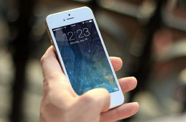 iPhone 15 Bakal Jadi Smartphone Tanpa Tombol Fisik dan Port, Ngecas Gimana?