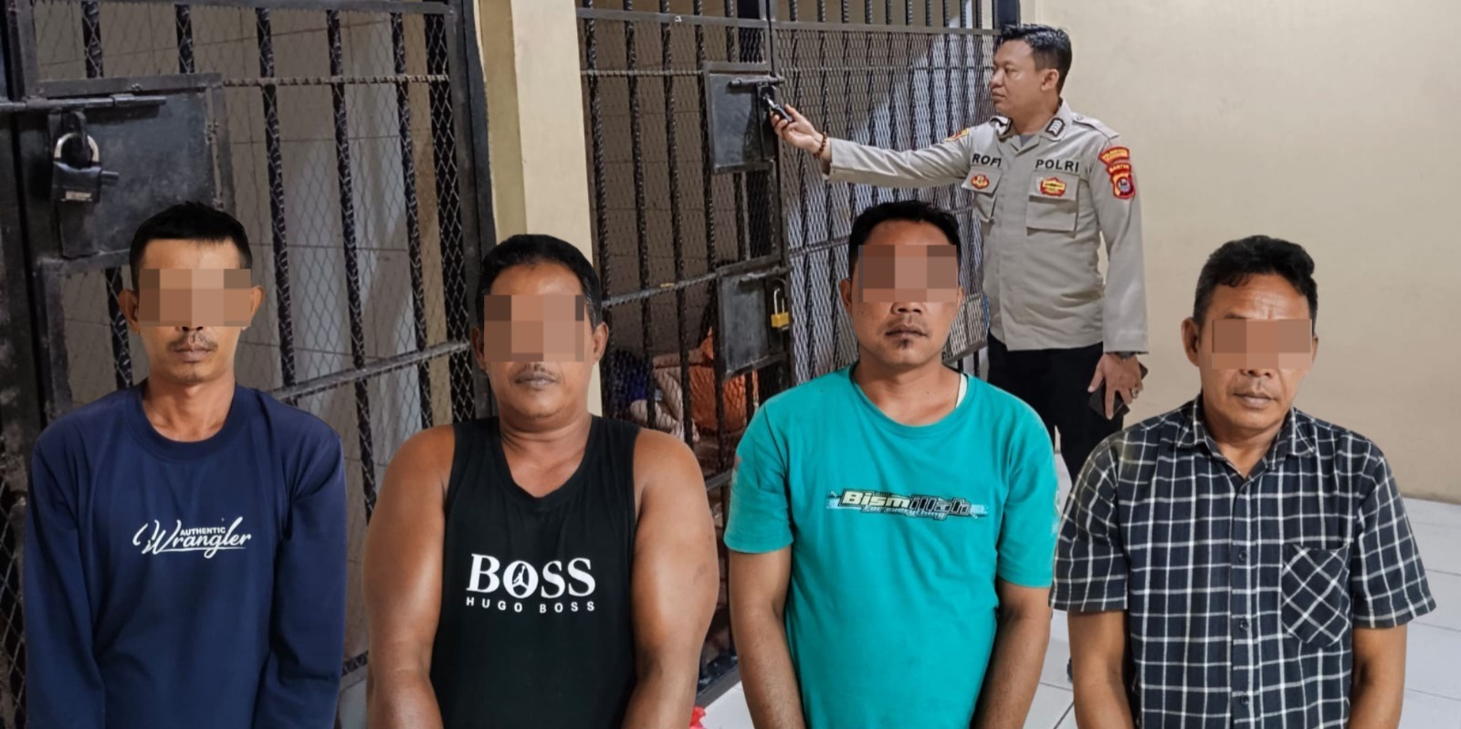 Asyik Judi Kartu Saat Ramadan, Empat Pria di Gadingrejo Digerebek Polisi di Rumah Warga