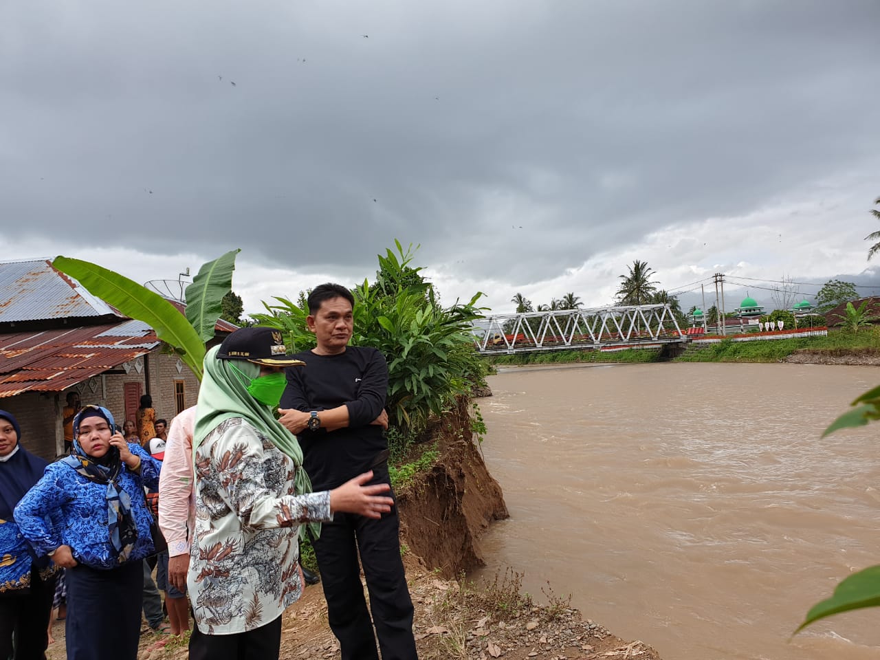 Tinjau Lokasi Bencana Banjir, Bupati Tanggamus Ingatkan untuk Memelihara Kelestarian Hutan