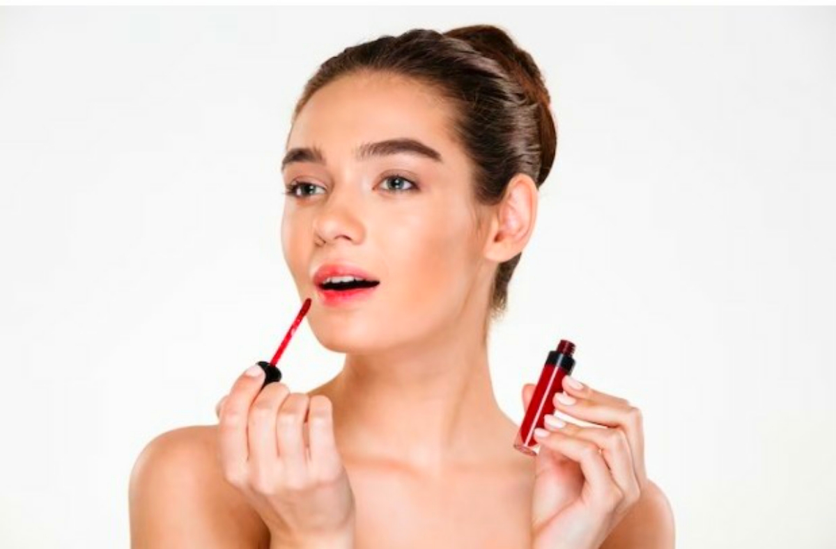 Referensi Lip Tint Anti Menor Plus Bikin Wajah Lebih Cerah dan Fresh, Lengkap Dengan Kisaran Harga