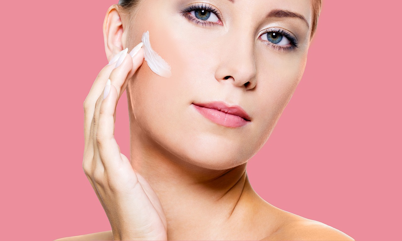 Dijamin Bikin Glowing, Ini Rekomendasi Skincare untuk Menghilangkan Flek Hitam di Wajah 