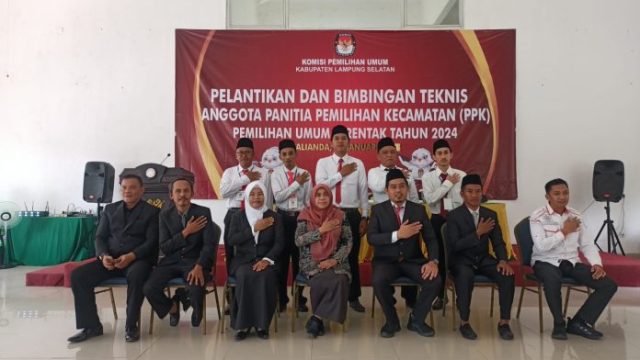 Wakil Ketua DPRD Lamsel Hadiri Pelantikan PPK Pemilu 2024