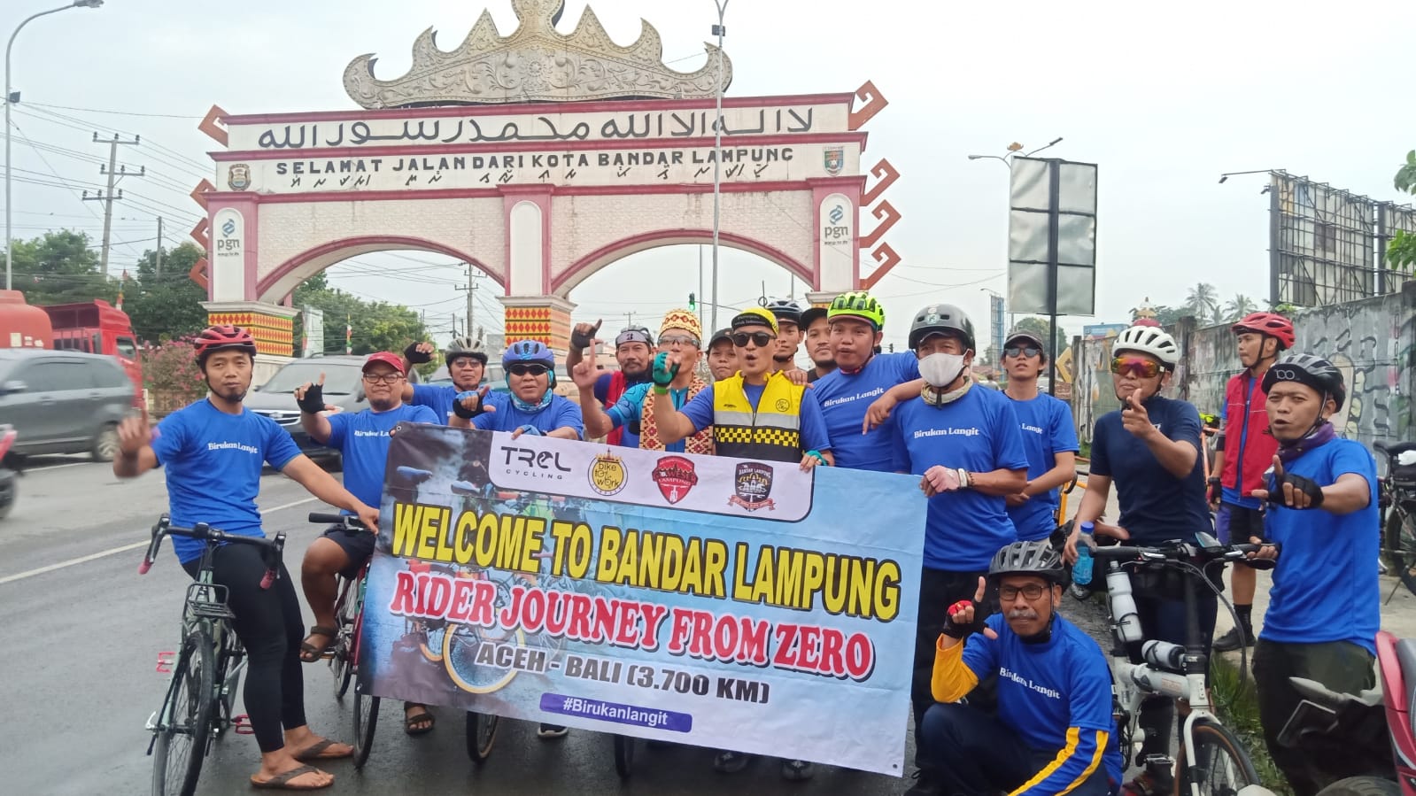Niat Mulia Birukan Langit, Komunitas Ini Bersepeda dari Aceh sampai Bali