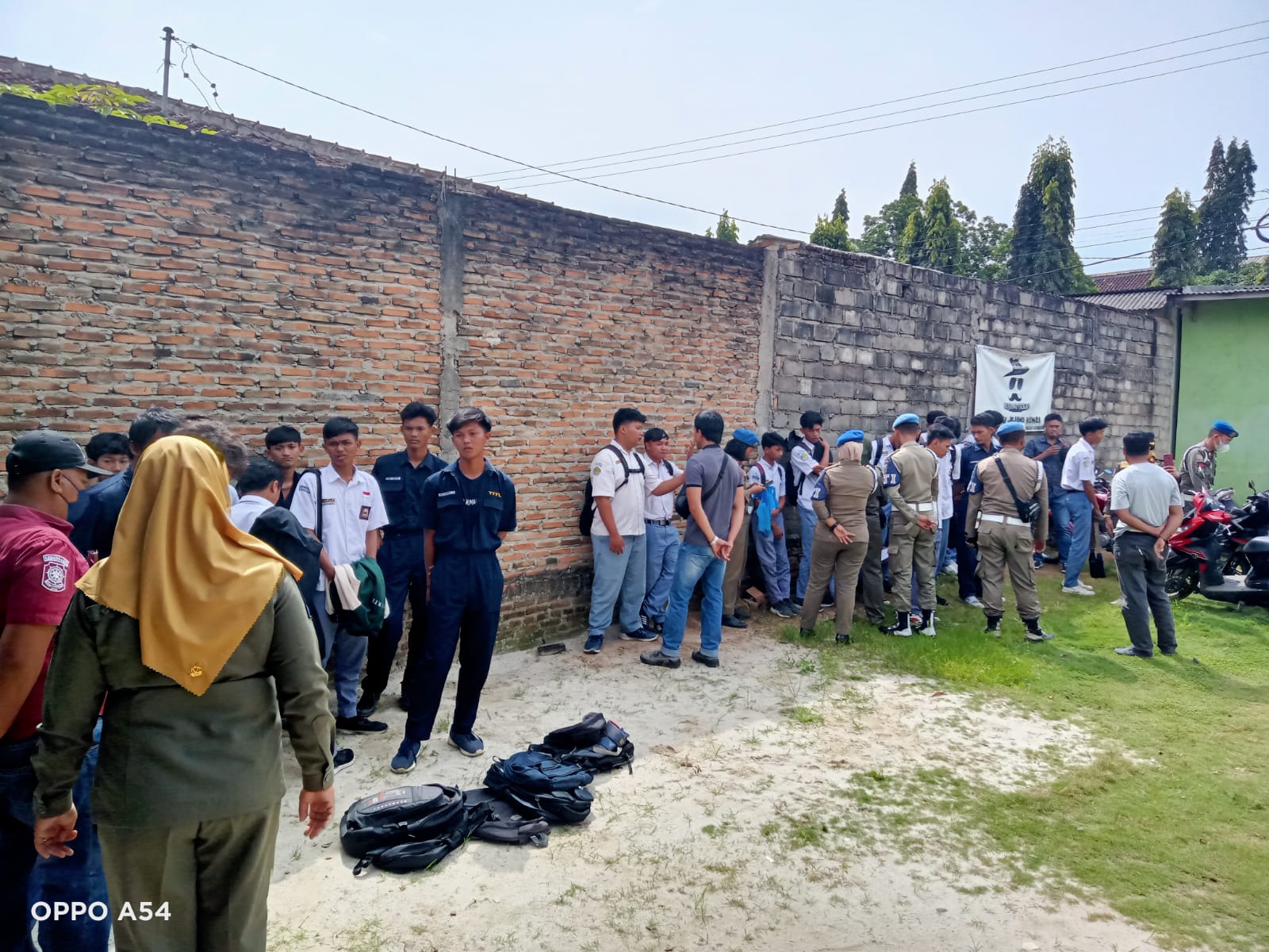 Satpol PP Lamteng Jaring 27 Pelajar di Luar Jam Sekolah