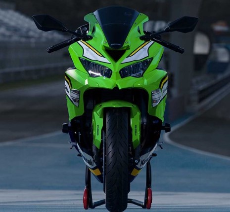 Kawasaki Ninja ZX-4R, Motor Sport 4 Silinder 400 cc dengan Performa dan Suara Khas Balap