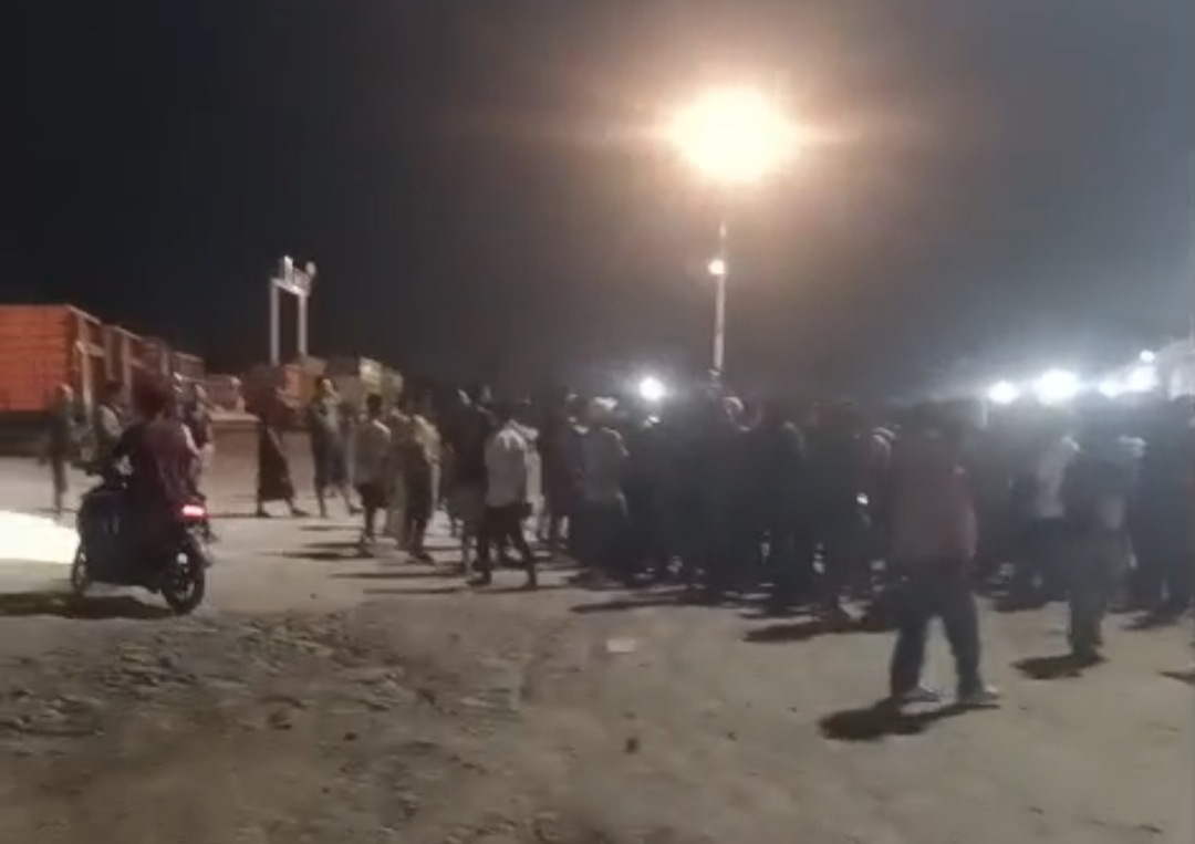 Antrian Tak Jelas dan Main Serobot, Supir Truk Ricuh di Pelabuhan PT SMA