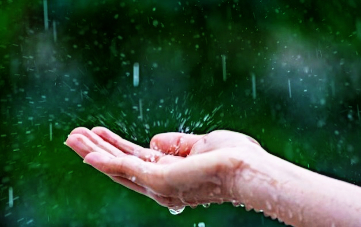 6 Doa Ketika Musim Hujan yang Dapat Diamalkan Agar Tetap Mendapat Perlindungan Allah