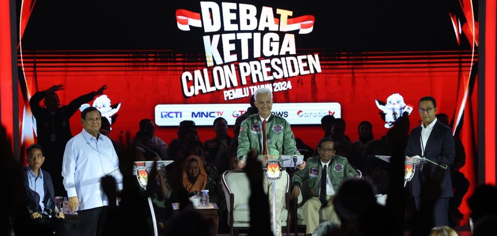 Momen Prabowo Subianto Apresiasi Ganjar Pranowo di Debat Capres