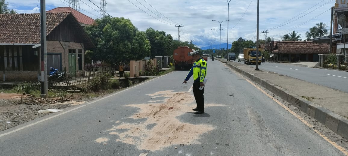Korban Jalan Berlubang, Dua Pengemudi Sepeda Motor Tewas Terlindas Truk Tangki