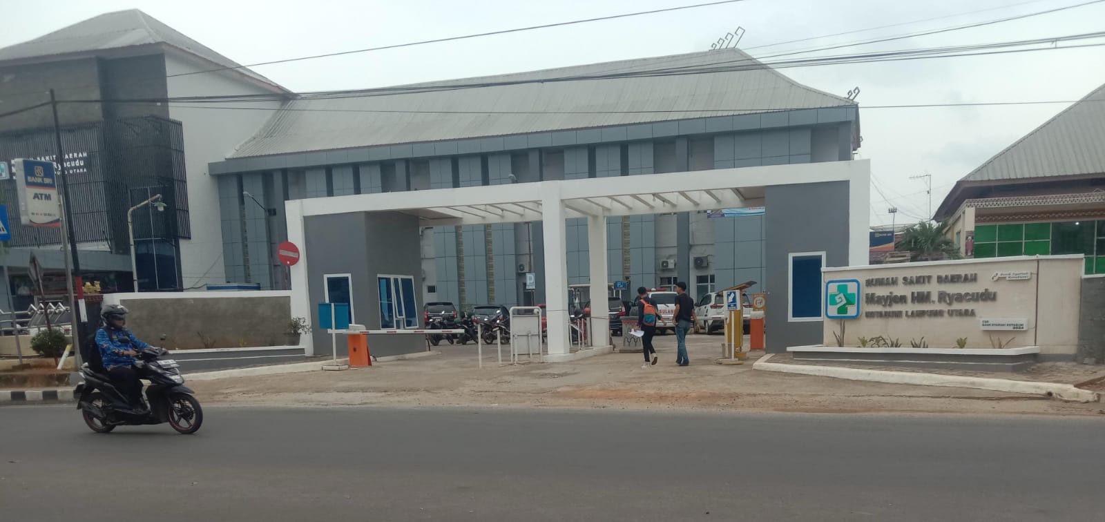 Petugas Kebersihan RSD Ryacudu Kotabumi Mogok Kerja