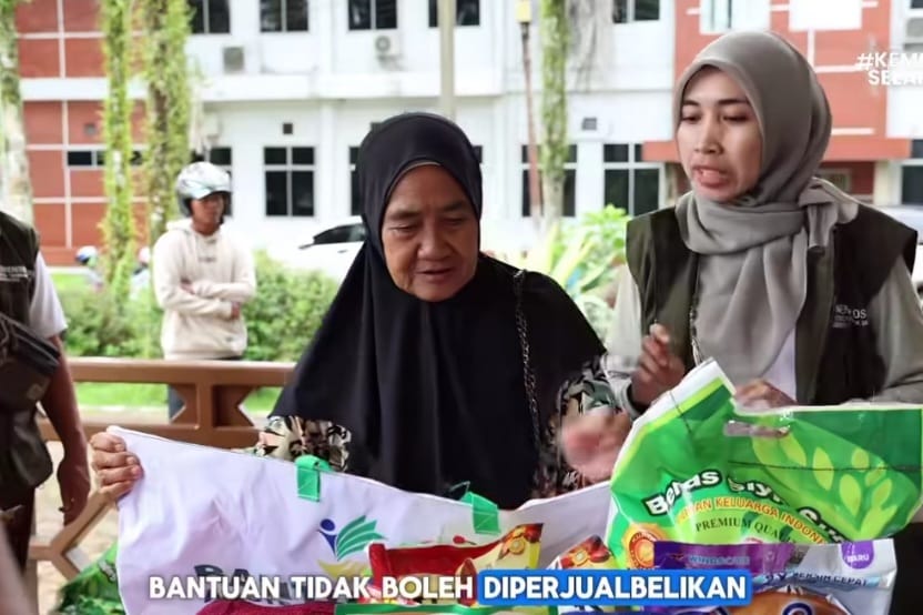 Warga Lampung Merapat, Bansos Beras 20 Kg dan 4 Liter Minyak Goreng Mulai Dibagikan, Cek Jadwal Dan Daerahnya!