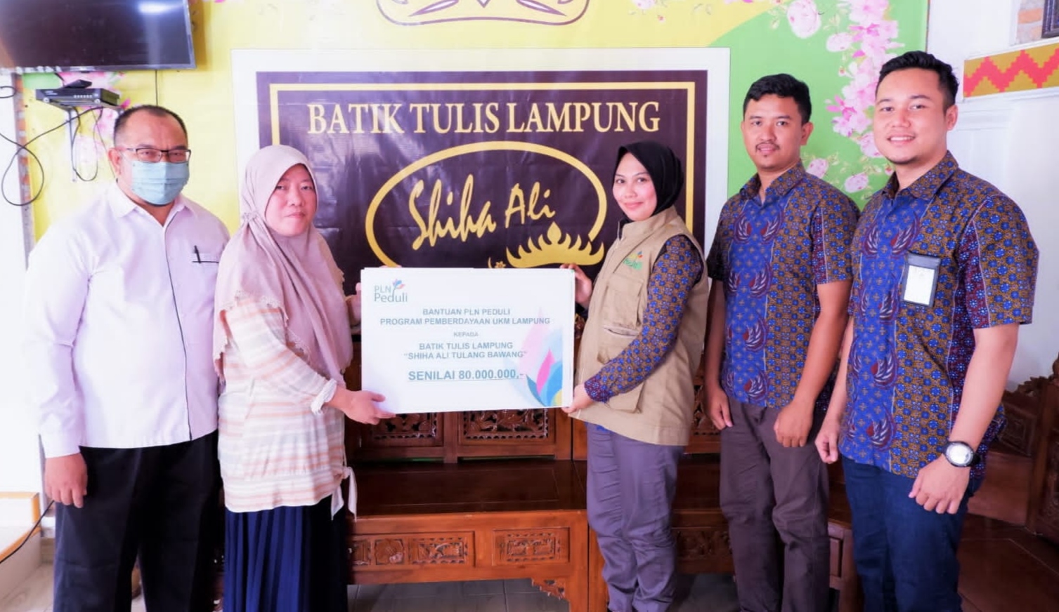 Dukung Pengembangan Kreativitas Penyandang Disabilitas, PLN Suntik Dana untuk Rumah Produksi Batik Tulis Tulan