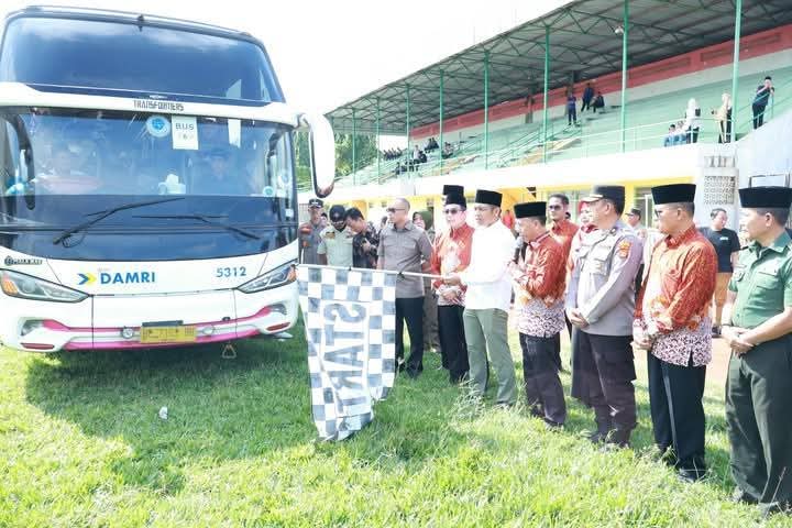 Pemkab Lampung Utara Lepas 47 Jemaah Haji Kloter 2 Tahun 2025