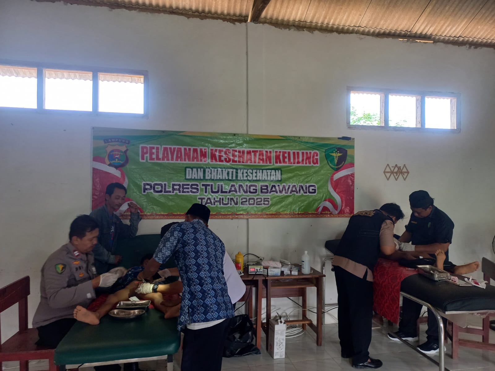 Belasan Anak di Ponpes Sunan Bonang Disunat Gratis Polisi