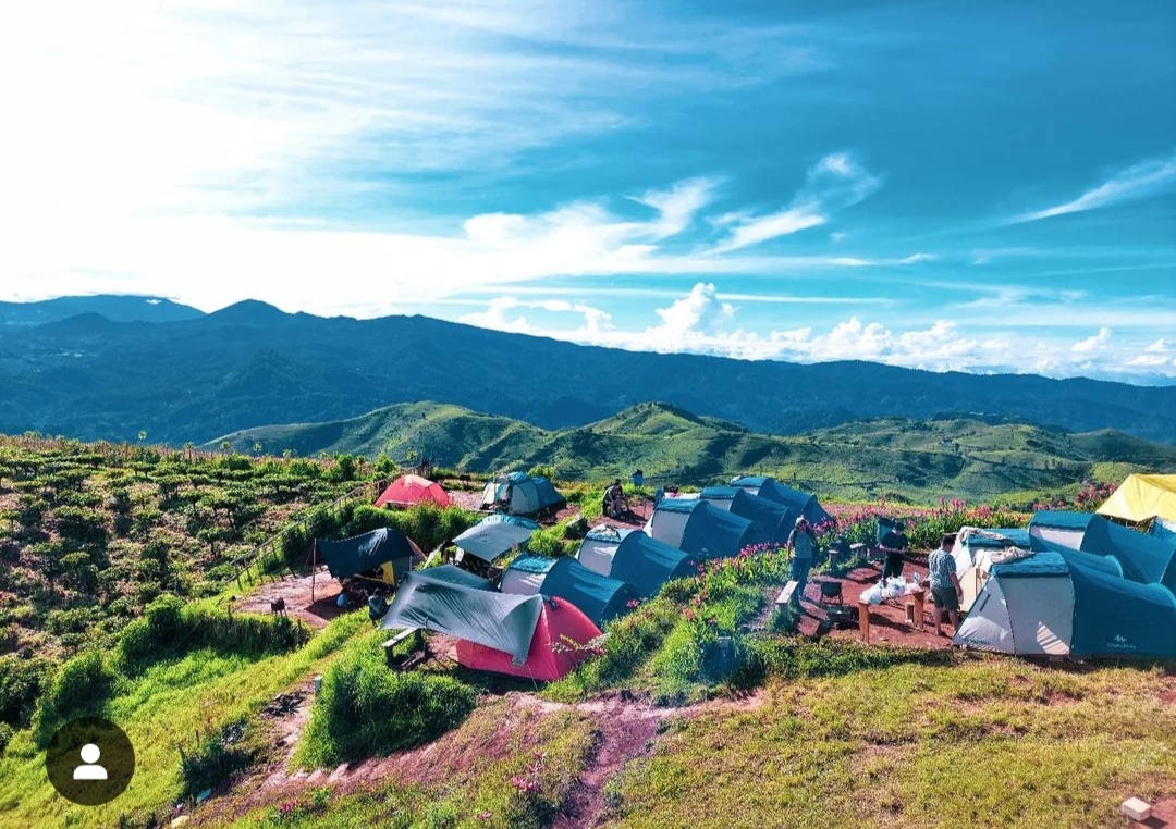 Taman Langit sebagai Wisata Hidden Gems di Pangalengan Bandung, Sensasi Sunrise dan Camping Ground 