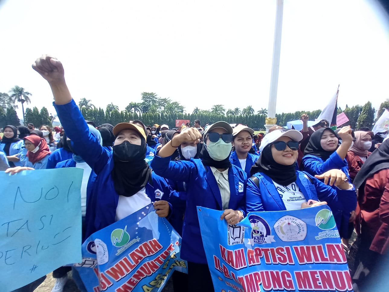 Ratusan Mahasiswa dan Dosen Kompak, Unjuk Rasa di Depan Kantor DPRD Lampung, Apa yang Dituntut?