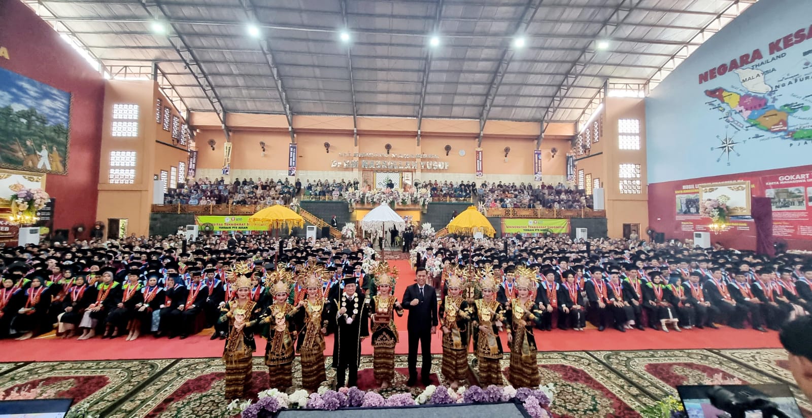 Universitas Teknokrat Indonesia Resmi Kukuhkan Wisudawan, LLDIKTI Dorong Jadi Generasi Profesional dan Mandiri