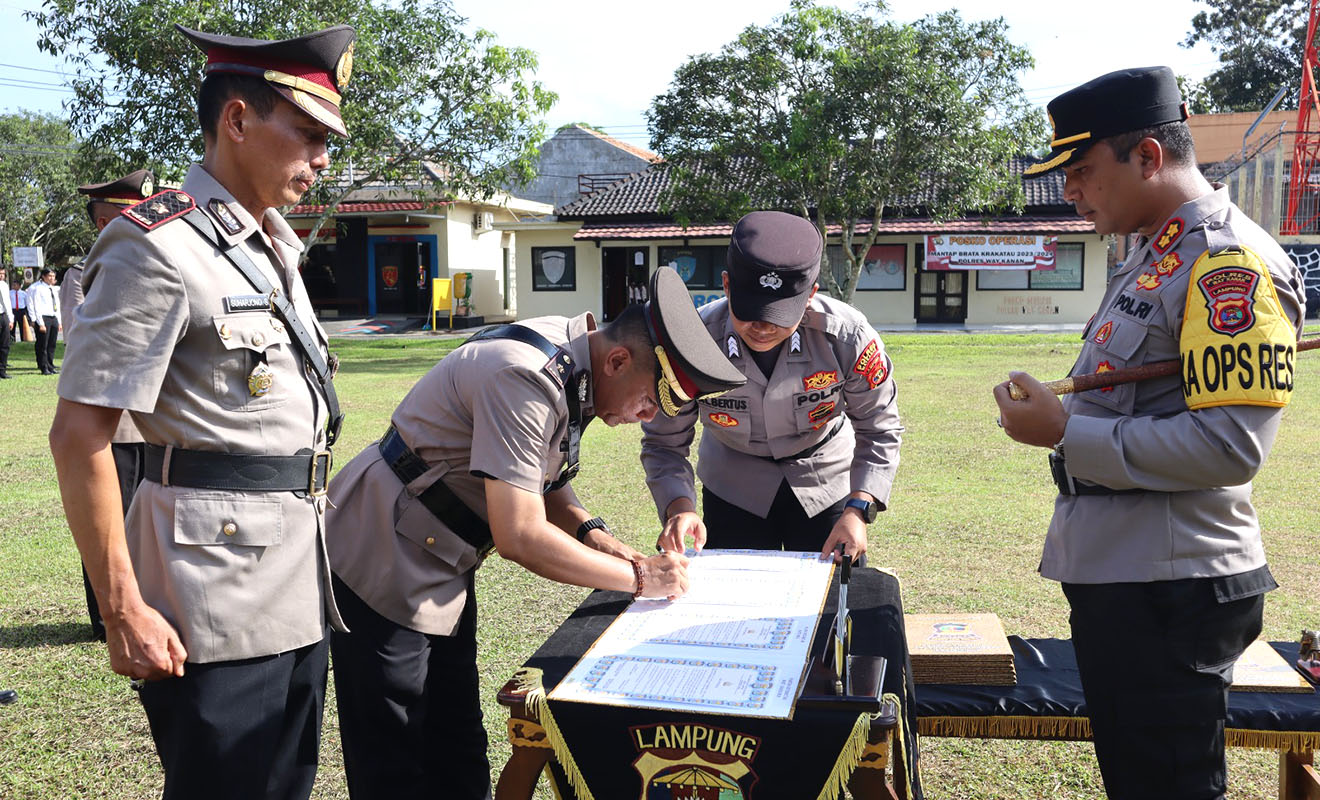 Sertijab Hasil Mutasi Polri, Dua Kapolsek di Polres Way Kanan Resmi Berganti 