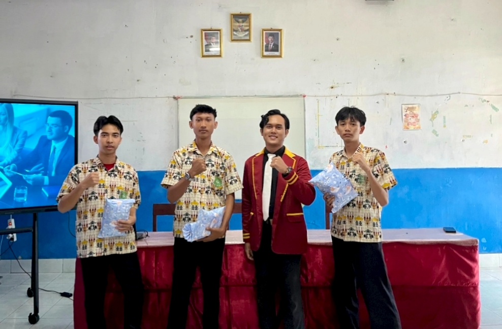 Mahasiswa Teknokrat Laksanakan Pelatihan Kesekretarisan dan Kesiapan Kerja di SMA Surya Darma 2 Bandar Lampung