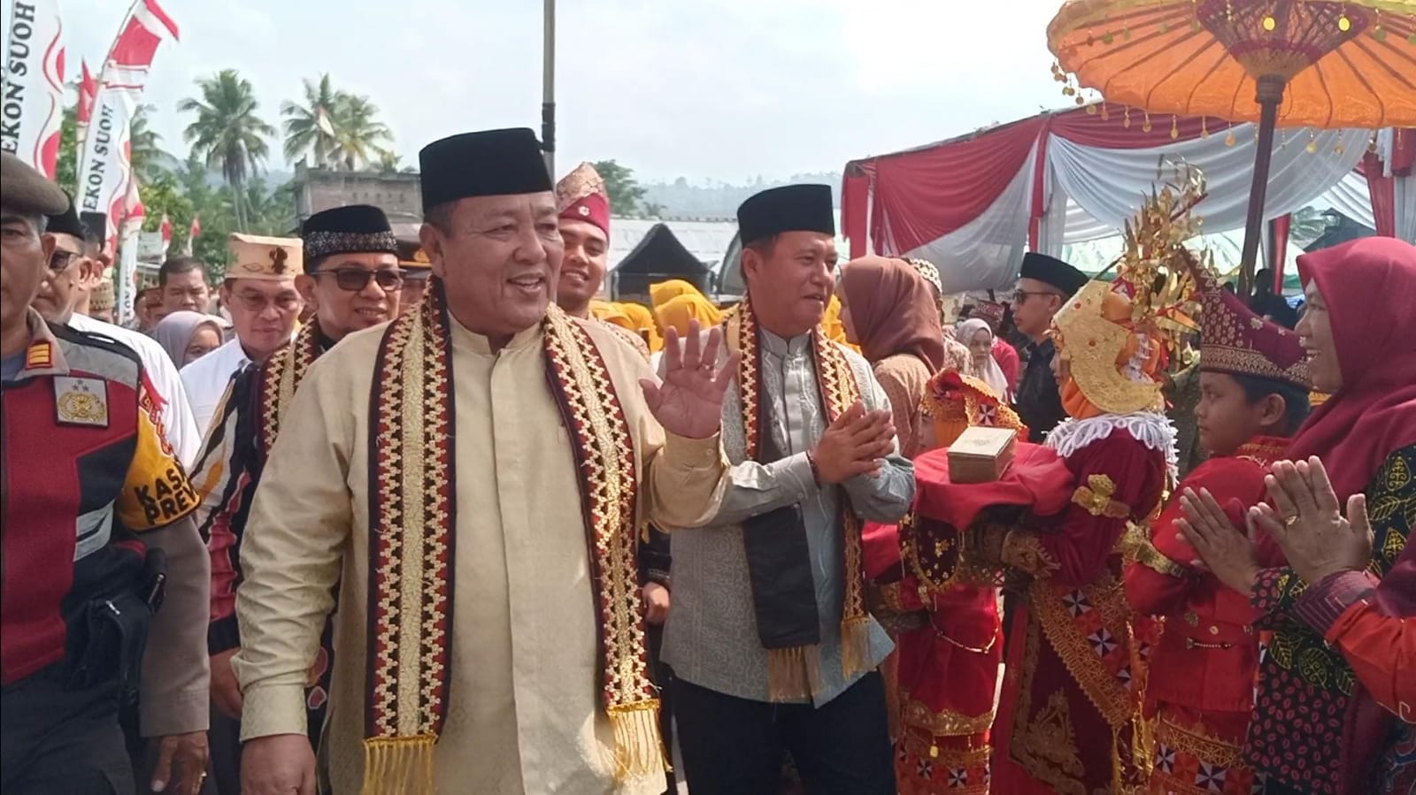 Gubernur Lampung Arinal Janji Alokasikan Rp 42 Milyar untuk Bangun Jalan di Lambar 