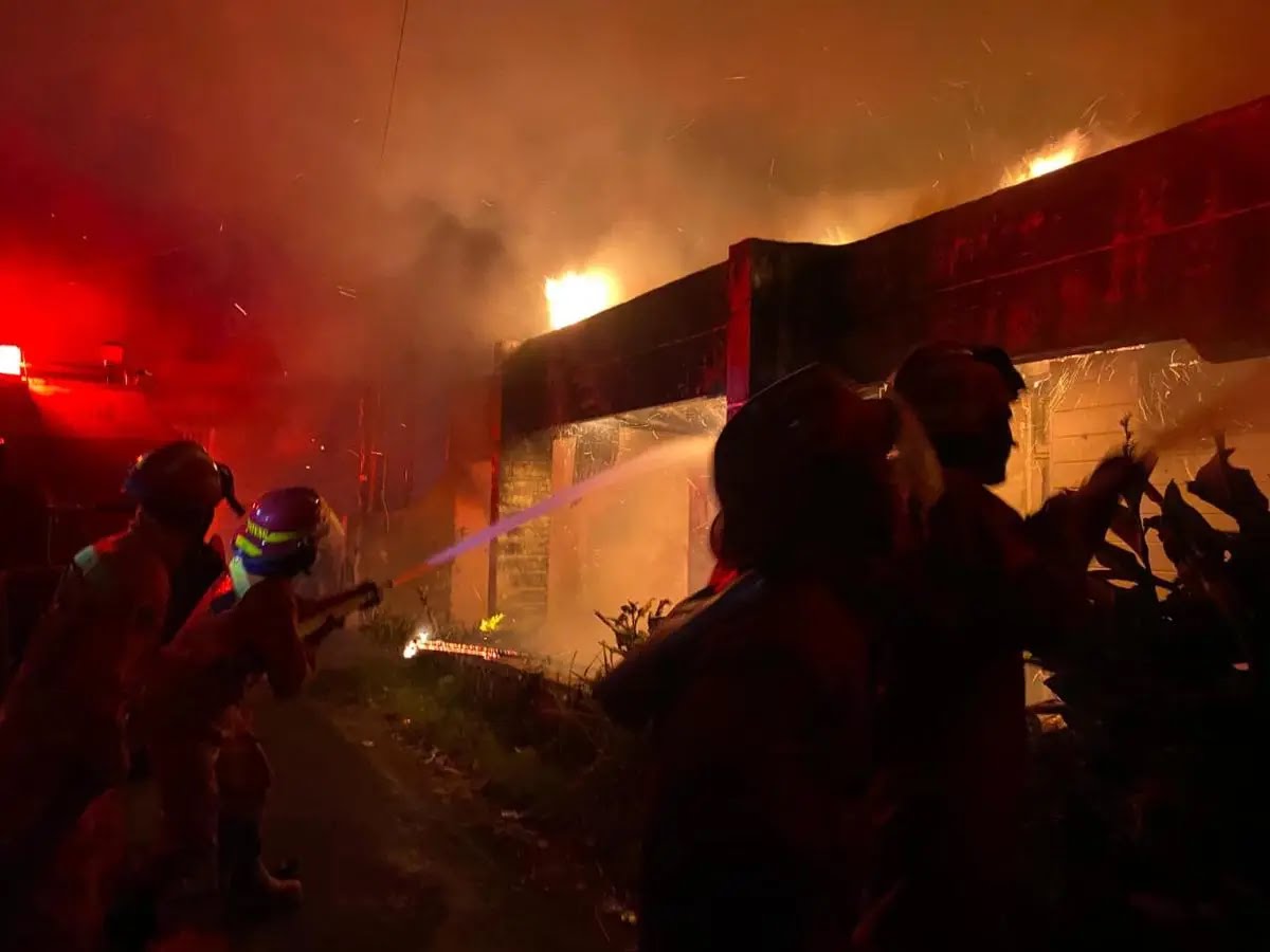 Rumah Kosong di Kupang Teba Terbakar, Diduga Akibat Puntung Rokok Menyala