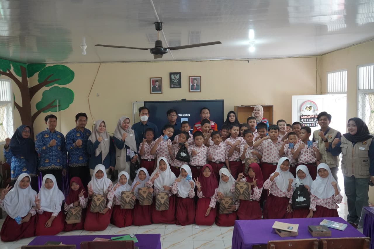 Sasar Generasi Muda, PTBA Edukasi Siswa SD Lewat Green School