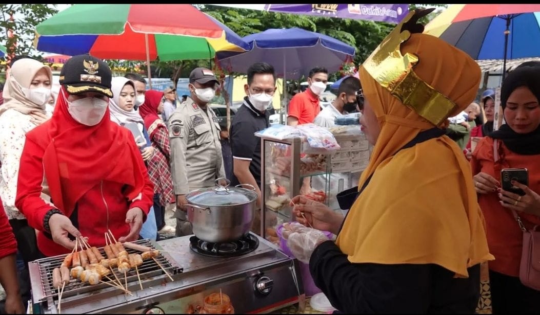 Bunda Eva Harapkan Pasar Kuliner Ratu Empok Tingkatkan Perekonomian Warga Panjang