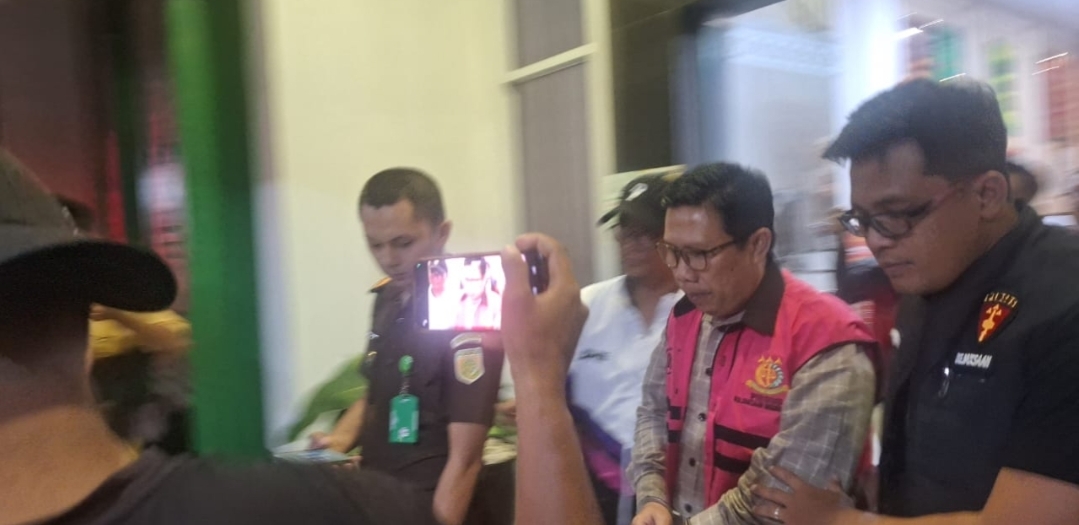 Kajari Kota Metro Tetapkan Mantan Kadis PUTR Metro Lampung 'RKS' Sebagai Tersangka, Ini Dugaan Kasusnya, 