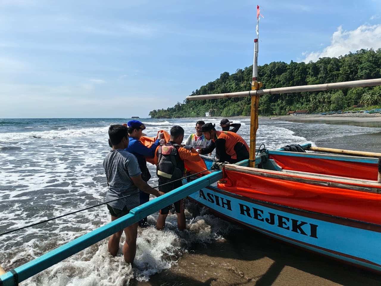 Bocah Tenggelam di Pantai Sayar Pesisir Barat Ditemukan Meninggal Dunia