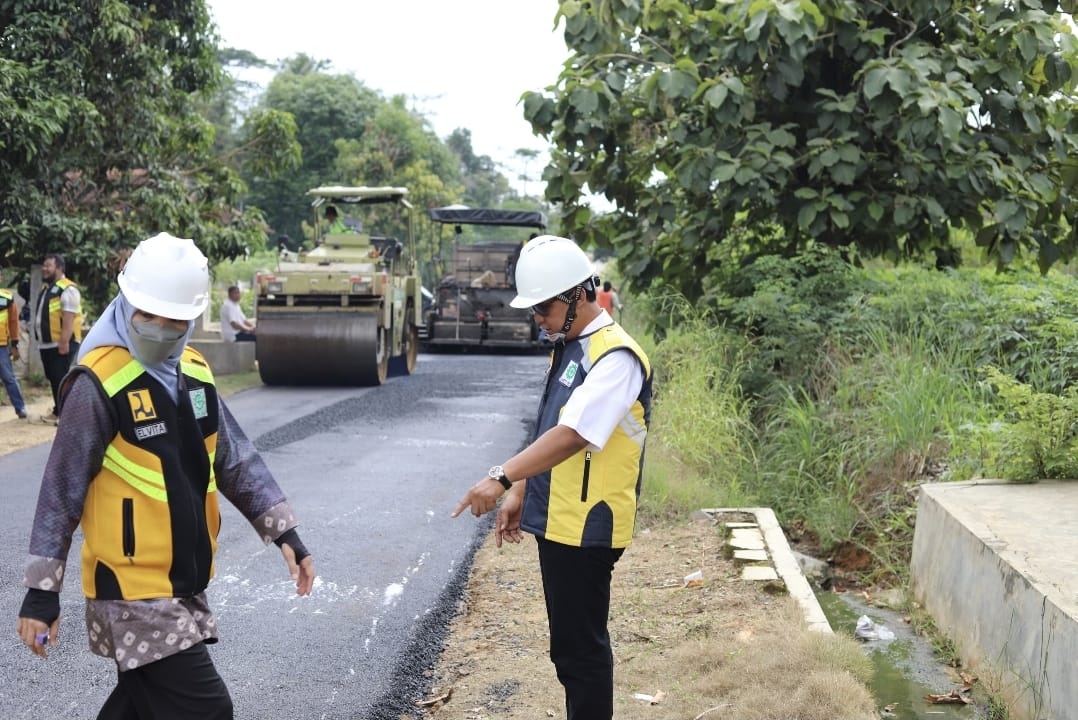 Pantau Perbaikan Jalan Kampung Komering Putih, Ardito Tegaskan Harus Awet, Jangan Hanya Sementara!