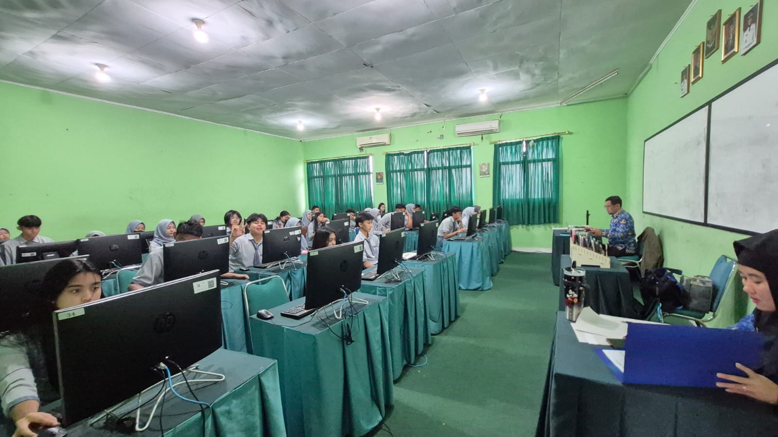 SMA Di Lampung Mulai Pelaksanaan Gladi TKA : Ada Yang Pakai Komputer Lab Sekolah hingga Pinjam Laptop Guru 