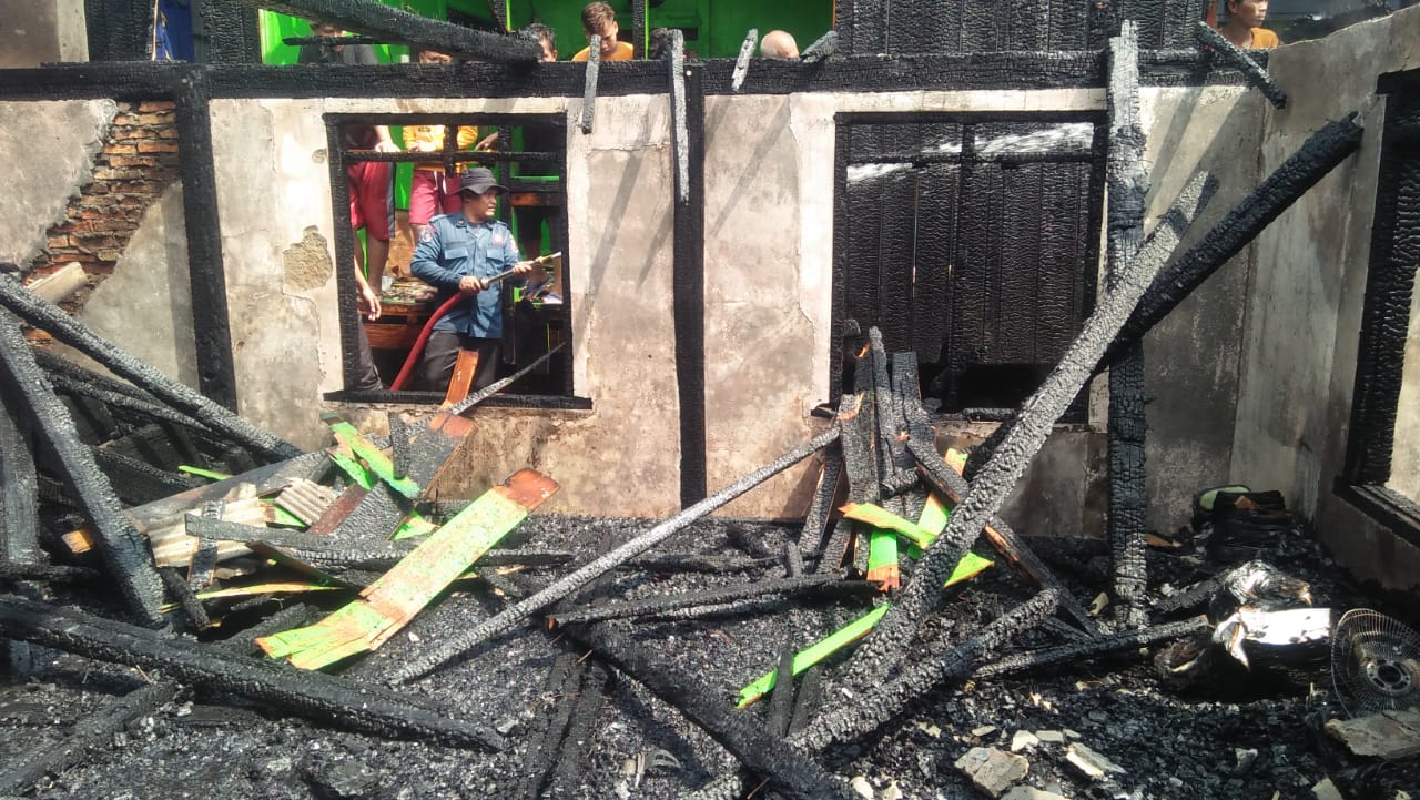 Tiga Unit Rumah Warga di Desa Wiralaga Terbakar, Korban Rugi