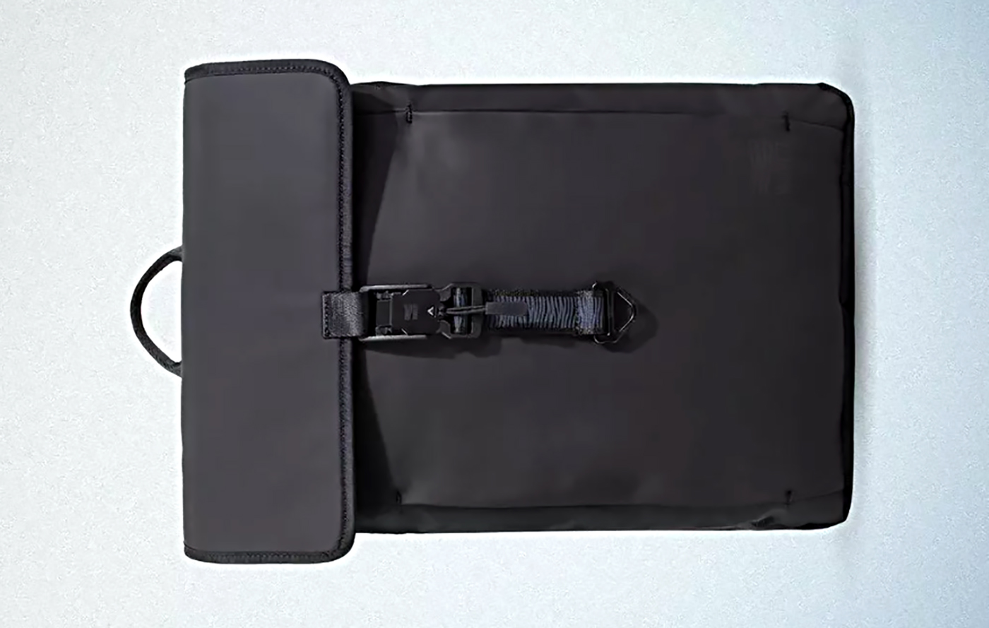 Keren! WAVEIT Sulap Tas Stylish Berbahan Sampah Botol Plastik Dari Laut  