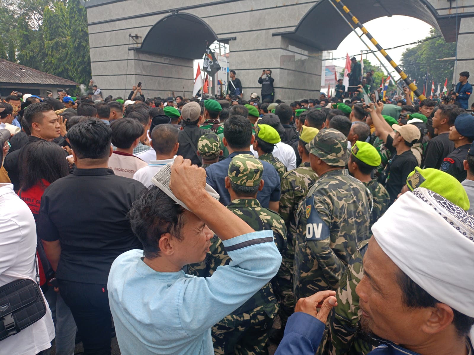 Redam Aksi Massa, Gubernur Lampung dan Forkopimda Temui Aliansi Lampung Melawan di DPRD Provinsi