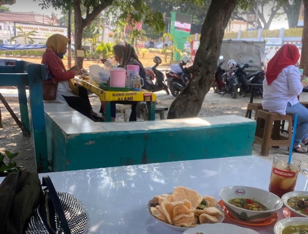 Dekat Stasiun Tanjung Karang, 5 Rekomendasi Soto Enak di Bandar Lampung, Nomor 3 untuk Penggemar Tulang Ayam